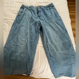 Women’s Relaxed Straight Jeans